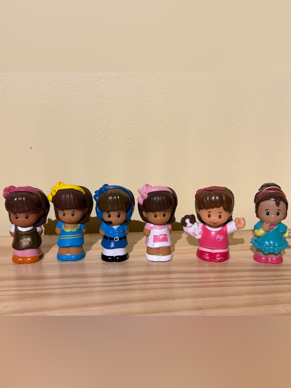 Fisher price mattel little people Mia lot